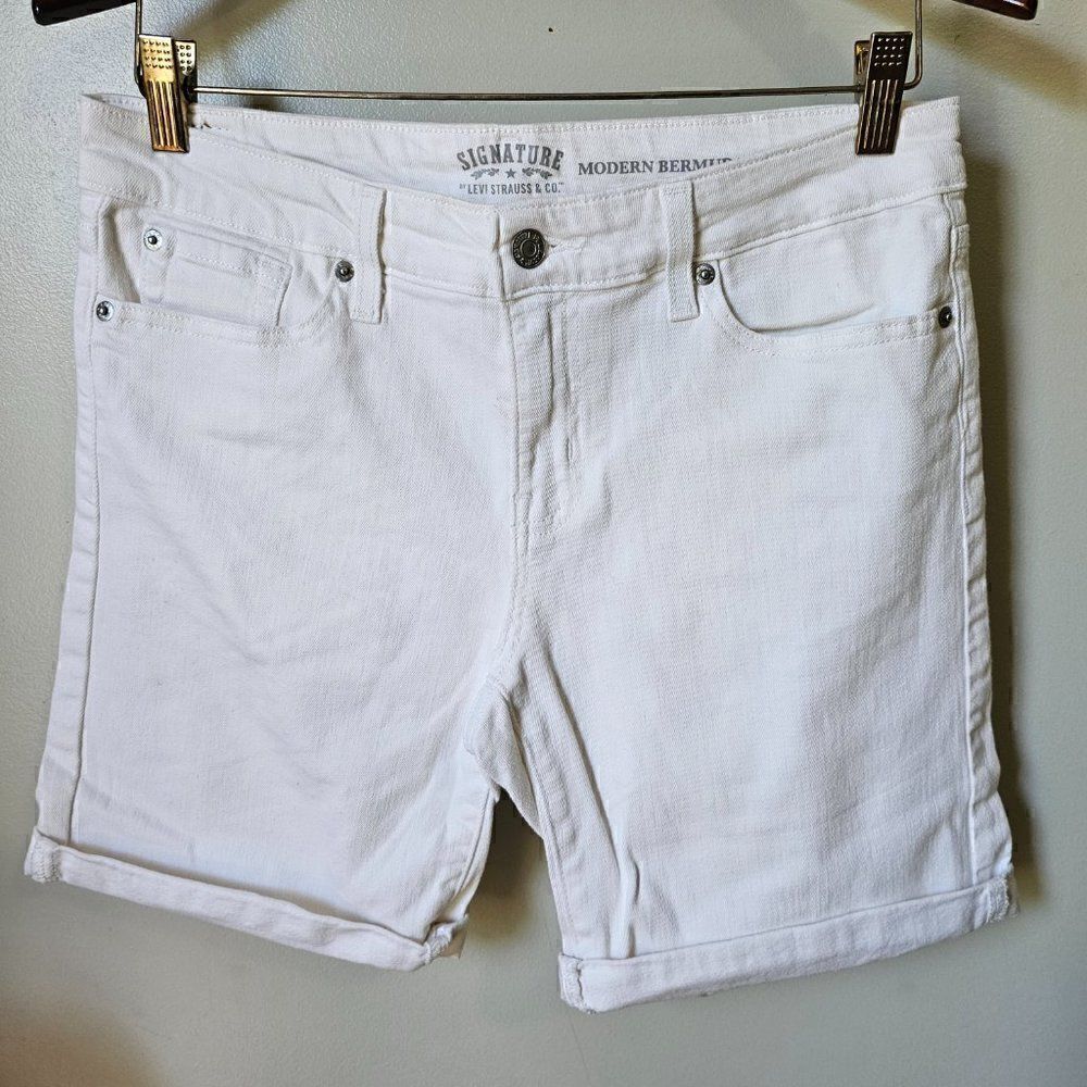 EUC SIGNATURE LEVI'S STRAUSS & CO. MODERN BERMUDA SHORTS SIZE 4 / SMALL